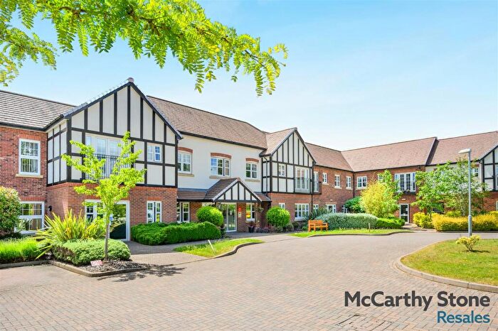 1 Bedroom Apartment For Sale In Ravenshaw Court, Four Ashes Road, Bentley Heath, Solihull, West Midlands, B93