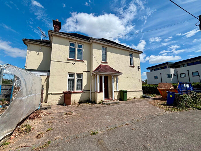 3 Bedroom Detached House For Sale In Corringham Road, Stanford-le-Hope, SS17