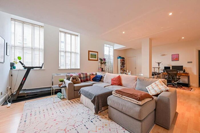 1 Bedroom Flat To Rent In Copperfield Road, Bow, London, E3