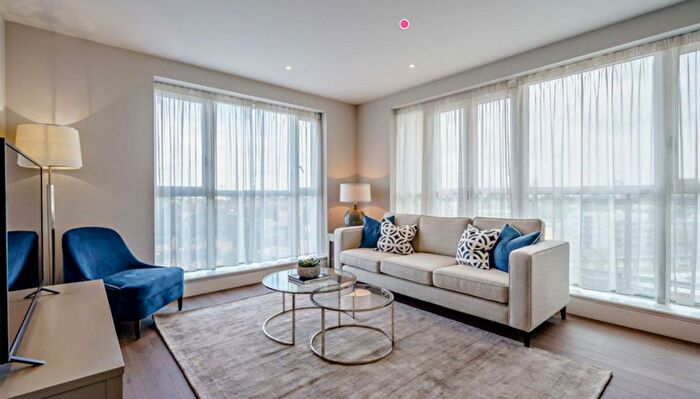 2 Bedroom Flat To Rent In Circus Apartments, Westferry Circus, London, E14