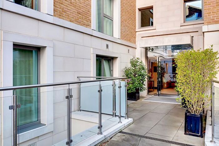 2 Bedroom Flat For Sale In Oakhill Road, London, SW15