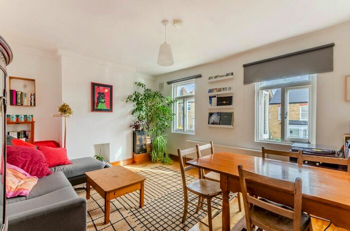 1 Bedroom Flat To Rent In Dunstans Road, East Dulwich, London, SE22