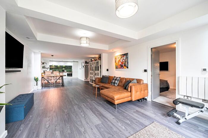 1 Bedroom Flat For Sale In Hermit Road, London, E16