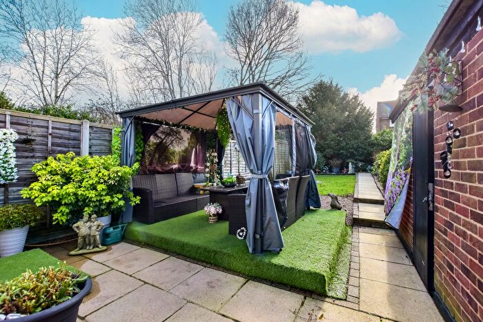 3 Bedroom Terraced House For Sale In The Gossamers, Watford, WD25