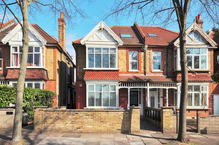 2 Bedroom Flat To Rent In Harvard Road, London, W4