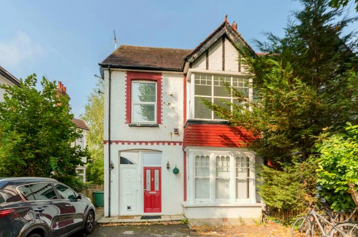 2 Bedroom Flat To Rent In St James Road, Sutton, SM1