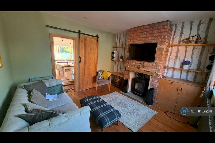 2 Bedroom Terraced House To Rent In Bridge Street, Macclesfield, SK11