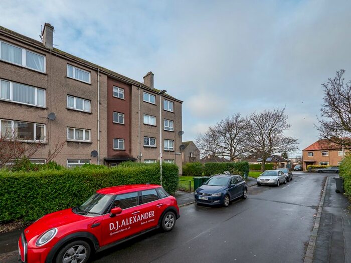 2 Bedroom Flat To Rent In Bailie Terrace, Edinburgh, Midlothian, EH15