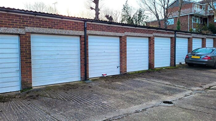 Garage / Parking To Rent In Village Road, Enfield, EN1