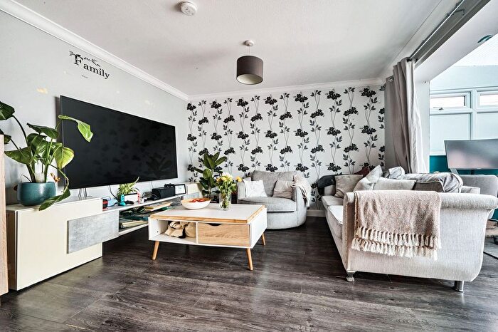 3 Bedroom End Of Terrace House For Sale In Tufts Field, Midhurst, GU29