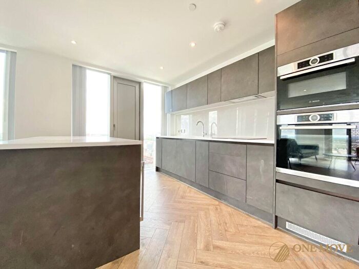 2 Bedroom Flat To Rent In Chester Road, Manchester, M15