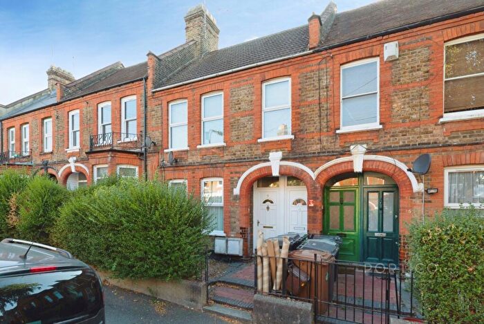 2 Bedroom Flat To Rent In Mersey Road, London, E17