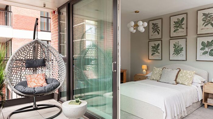 3 Bedroom Flat For Sale In Buckland Street, Hackney, N1