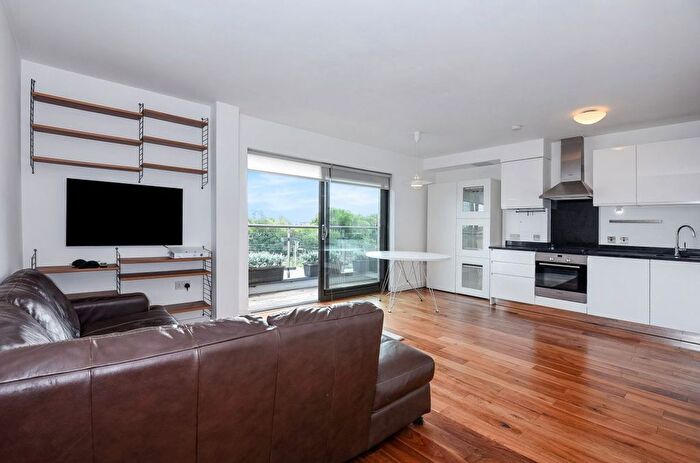 2 Bedroom Flat To Rent In Stroud Green Road, Vista House, N4