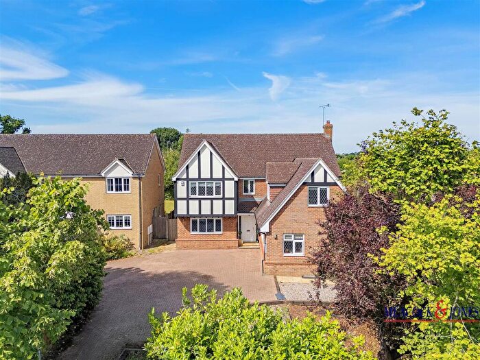 5 Bedroom Detached House For Sale In Hedgerows, Hutton, Brentwood, CM13