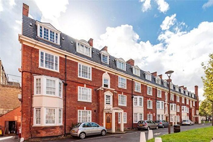 3 Bedroom Flat To Rent In Tyndale Mansions, Upper Street, Highburamp;Islington, Angel, London, N1
