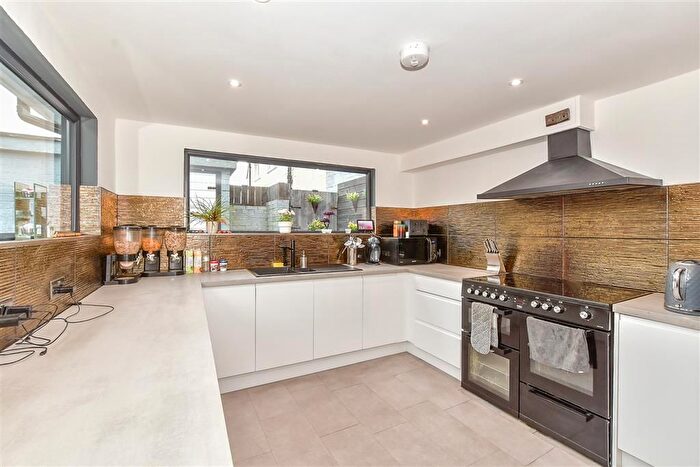 4 Bedroom Terraced House For Sale In The Green, Lydd, Kent, TN29