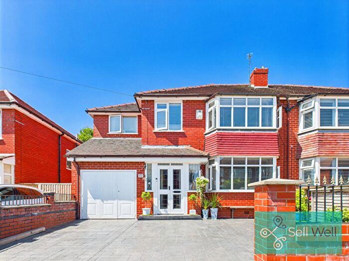 4 Bedroom Semi-Detached House For Sale In Normanby Road, Worsley, Manchester, M28