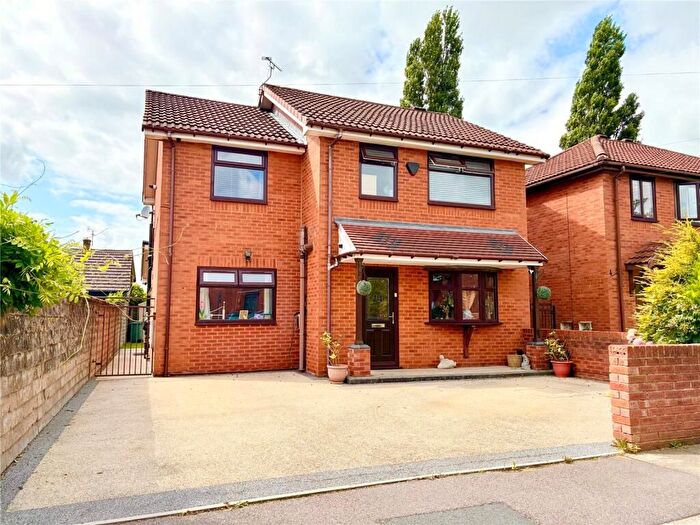 5 Bedroom Detached House For Sale In Devonshire Close, Heywood, OL10