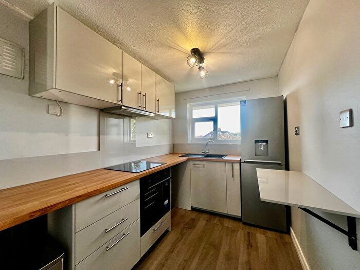 2 Bedroom Maisonette To Rent In Killarney Close, Southampton, SO19