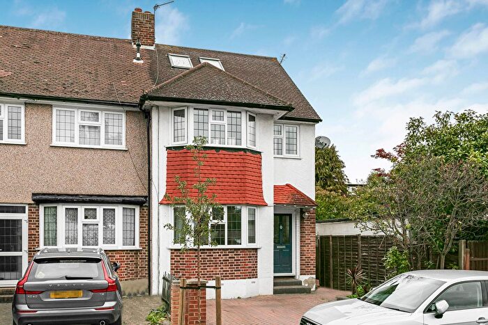 4 Bedroom End Of Terrace House For Sale In Wiltshire Gardens, Twickenham, TW2