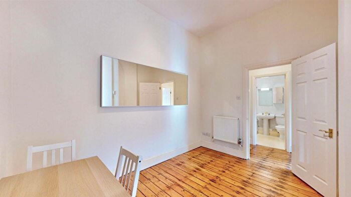 1 Bedroom Flat For Sale In Chevy Road, Southall, UB2