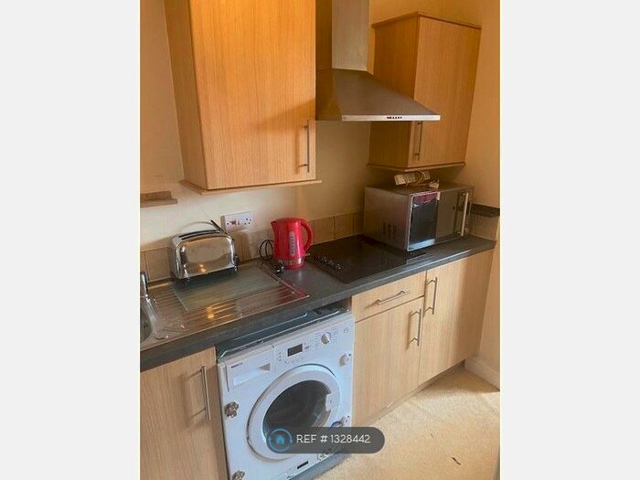 1 Bedroom Flat To Rent In Flat2, Leigh WN7