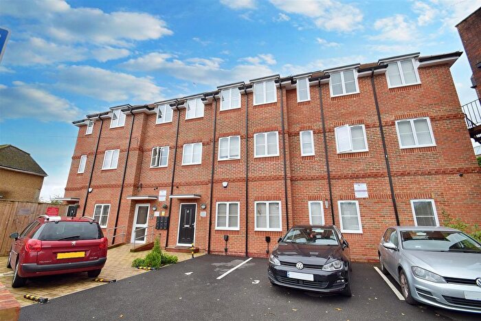 1 Bedroom Flat To Rent In Serpentine Court, Northwood, HA6