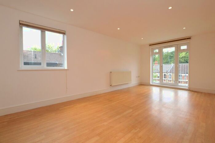 2 Bedroom Flat To Rent In Anerley Park Anerley, SE20