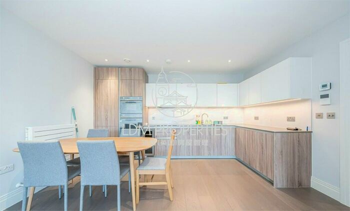 3 Bedroom Apartment To Rent In Hamond Court, Queenshurst, Kingston Upon Thames, KT2