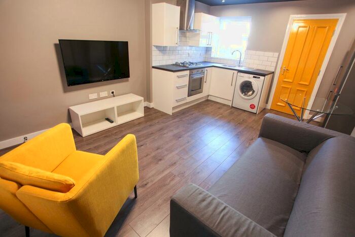 3 Bedroom Terraced House To Rent In Sutcliffe Street, L6