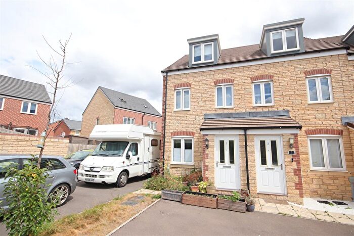 3 Bedroom End Terrace House For Sale In Scott Ashe Close, Chippenham, SN15