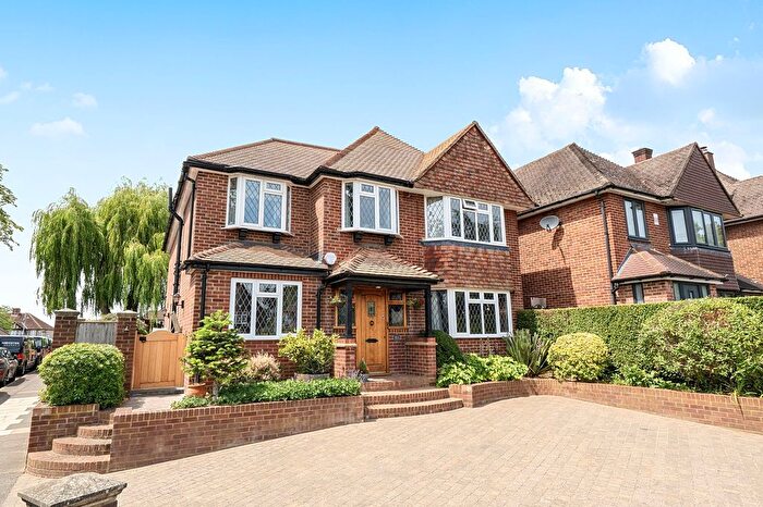 6 Bedroom Detached House For Sale In Bury Street, Ruislip, HA4