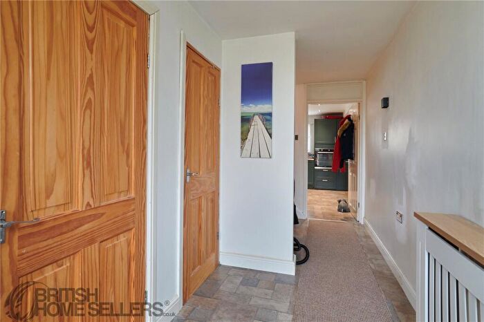 3 Bedroom End Of Terrace House For Sale In Home Farm, Highworth, Swindon, Wiltshire, SN6