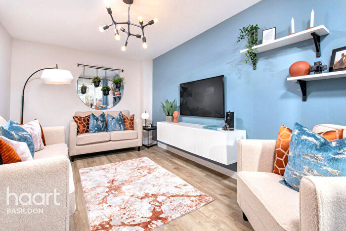 3 Bedroom Semi-Detached House For Sale In The Coppersmith, Fobbing, SS17