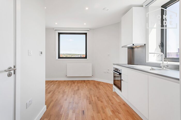 Flat To Rent In Premier House, HA3