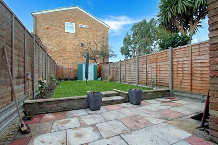 2 Bedroom Cottage To Rent In Bremer Road, Staines-Upon-Thames, TW18