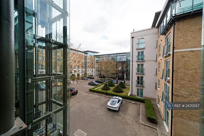 2 Bedroom Flat To Rent In Hopton Road, London, SE18