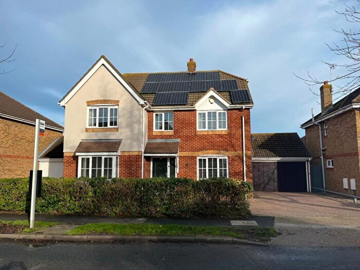 5 Bedroom Detached House To Rent In Thorney Bay Road, Canvey Island, Essex, SS8