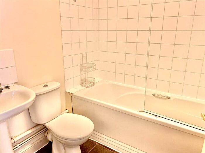 1 Bedroom Flat To Rent In High Street, Marlborough, SN8