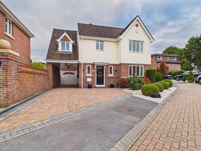 4 Bedroom Detached House For Sale In Garrett Close, Kingsclere, RG20
