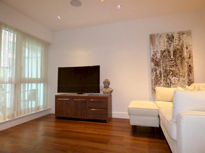 1 Bedroom Flat To Rent In Skyline House, Dickens Yard, Longfield Avenue, London, W5