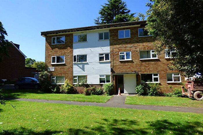 3 Bedroom Flat To Rent In Earlsdon Avenue South, Coventry, CV5