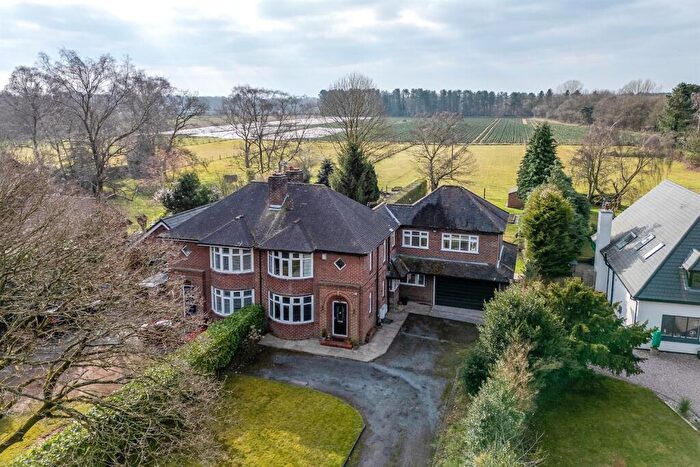 4 Bedroom Semi-Detached House For Sale In Dalefords Lane, Whitegate, CW8