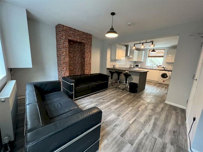 6 Bedroom Terraced House To Rent In Edinburgh Road, Brighton, BN2