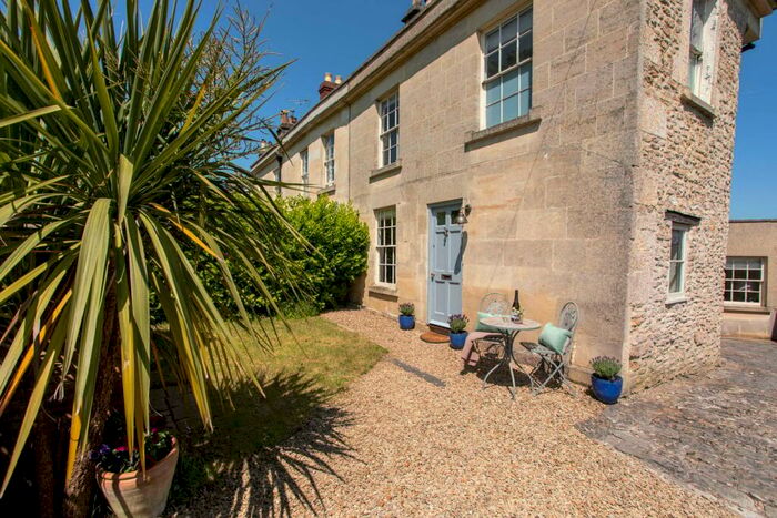 3 Bedroom Cottage To Rent In Richmond Place, Bath, BA1