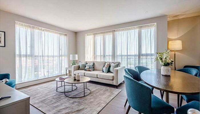 2 Bedroom Apartment To Rent In Westferry Circus, Canary Wharf, London, E14