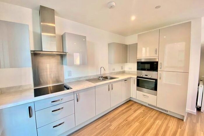 1 Bedroom Flat To Rent In Blackburn Court, Bollo Lane, London, W3