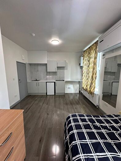 1 Bedroom Flat To Rent In Chapel Road, Ilford, IG1