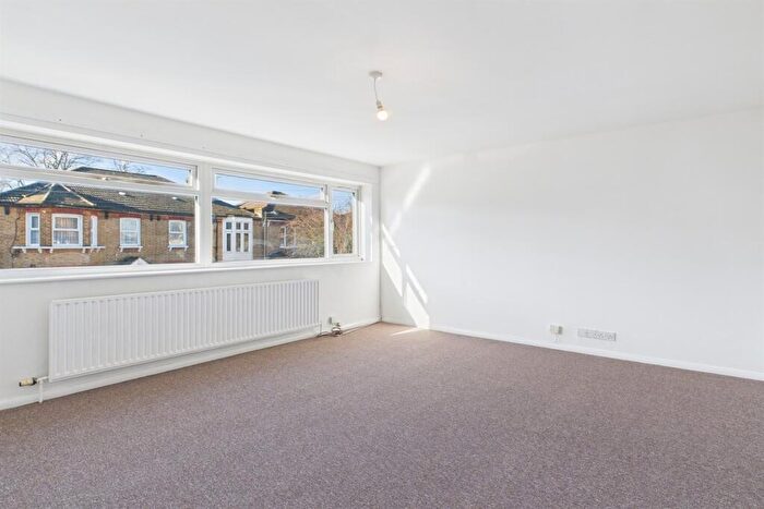 1 Bedroom Maisonette To Rent In Thornhill Road, Croydon, CR0